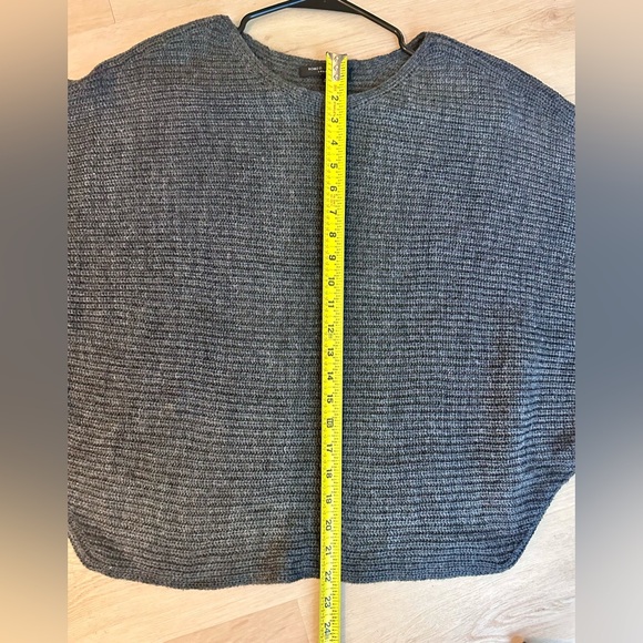 ROMEO & JULIET Women’s Gray Ribbed Crop Sweater Size Large - Picture 6 of 9
